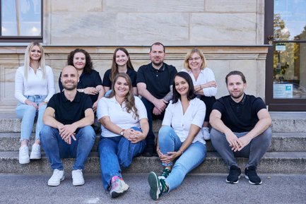 Gruppenbild der Mitarbeiter:innen der Tourist-Information Fürth