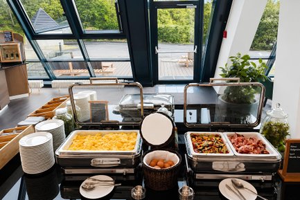 Ansprechend angerichtetes Frühstücksbuffet im Excelsior Hotel Nürnberg Fürth mit Speisen für die Gäste