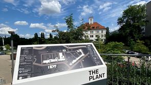 Die Uferstadt Die Außenfassade des Rundfunkmuseum Fürth an einem sonnigen Tag